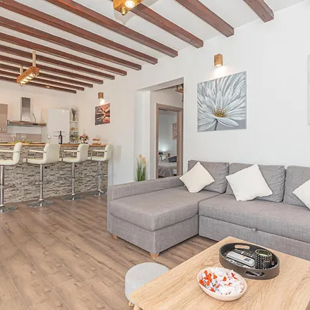 Vikendica In - Miljevci *