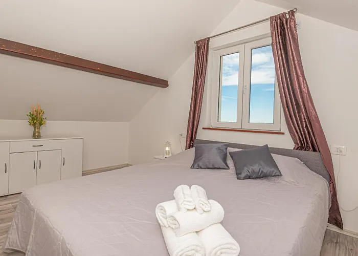 Vikendica In - Miljevci