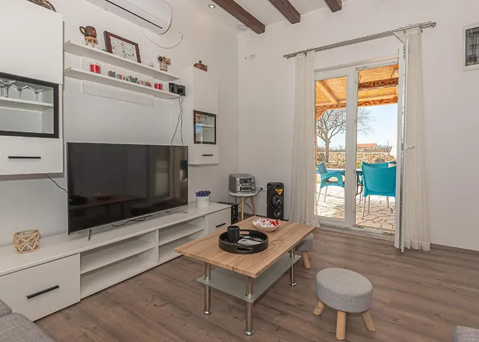 In - Miljevci Vikendica